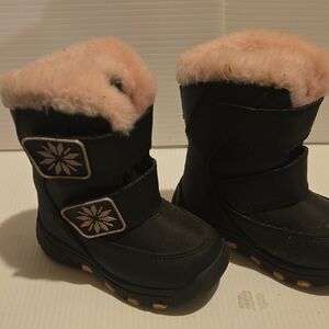 Black Kids Winter Boots with Pink Faux Fur Trim